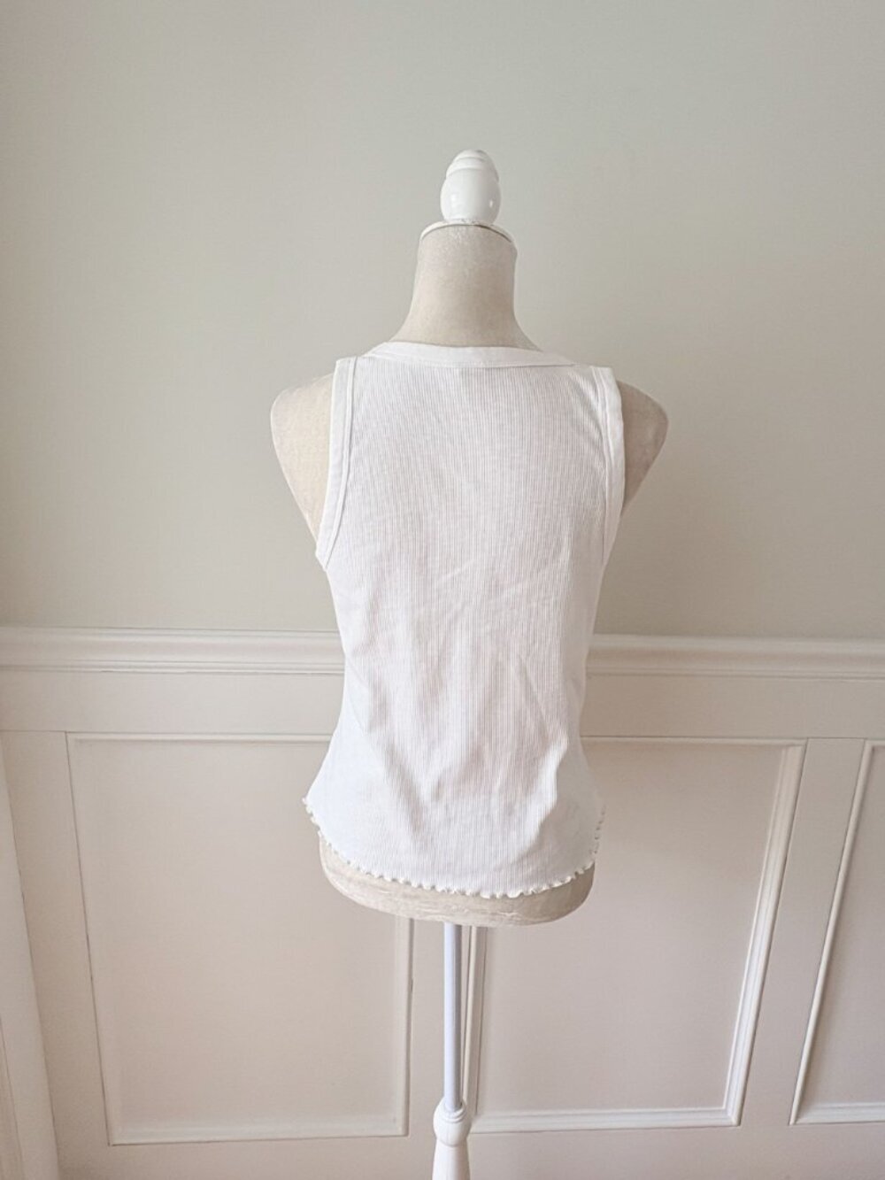 Old Navy Luxe Scoop Neck White Tank Top Ribbed L - Picture 3 of 4